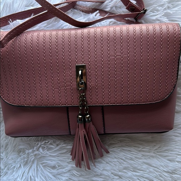 Chic Pink Textured Crossbody Bag with Tassel - Picture 2 of 12